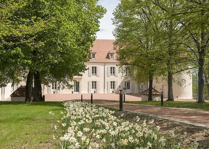 Chateau Du Bost 3* Bellerive-sur-Allier